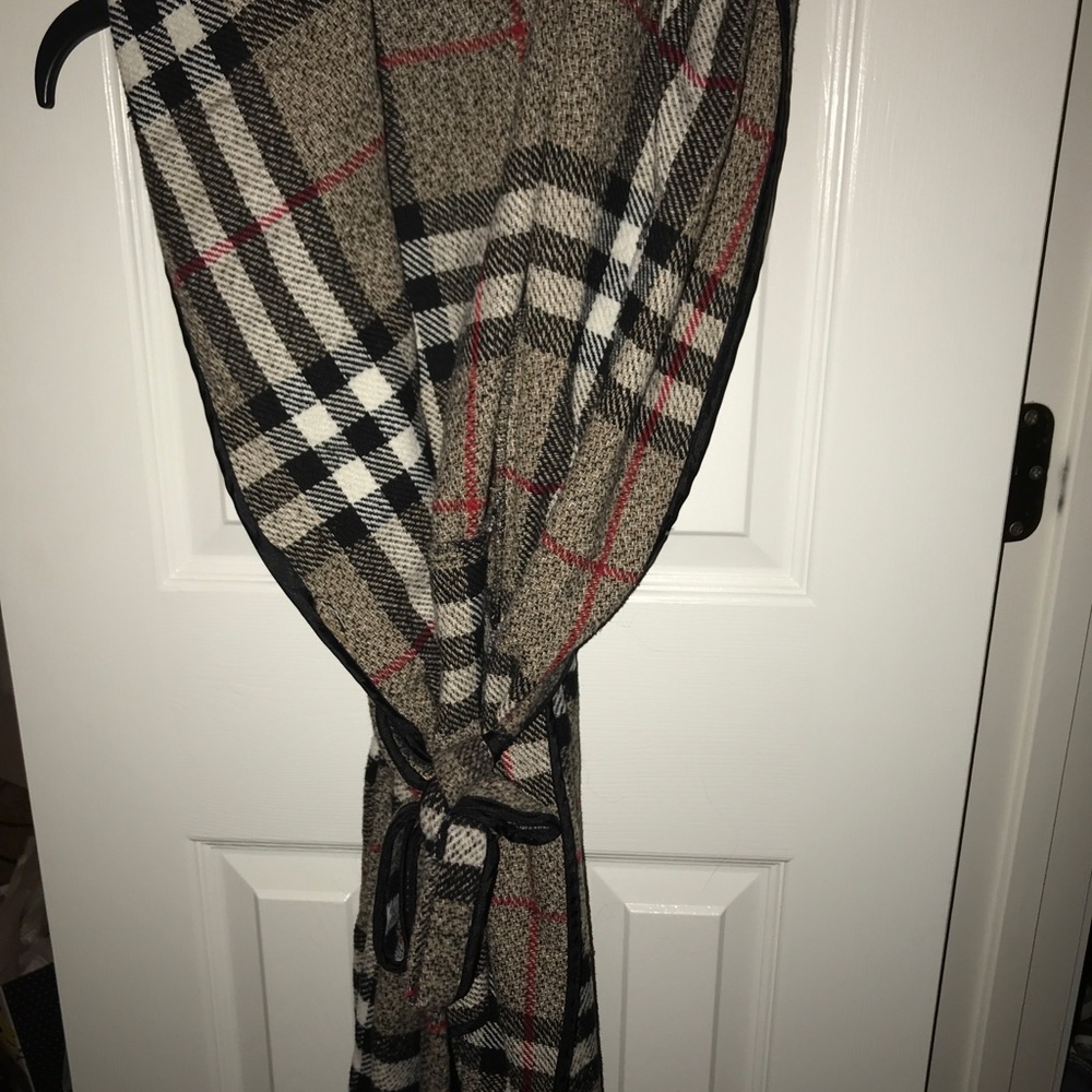 Burberry vest